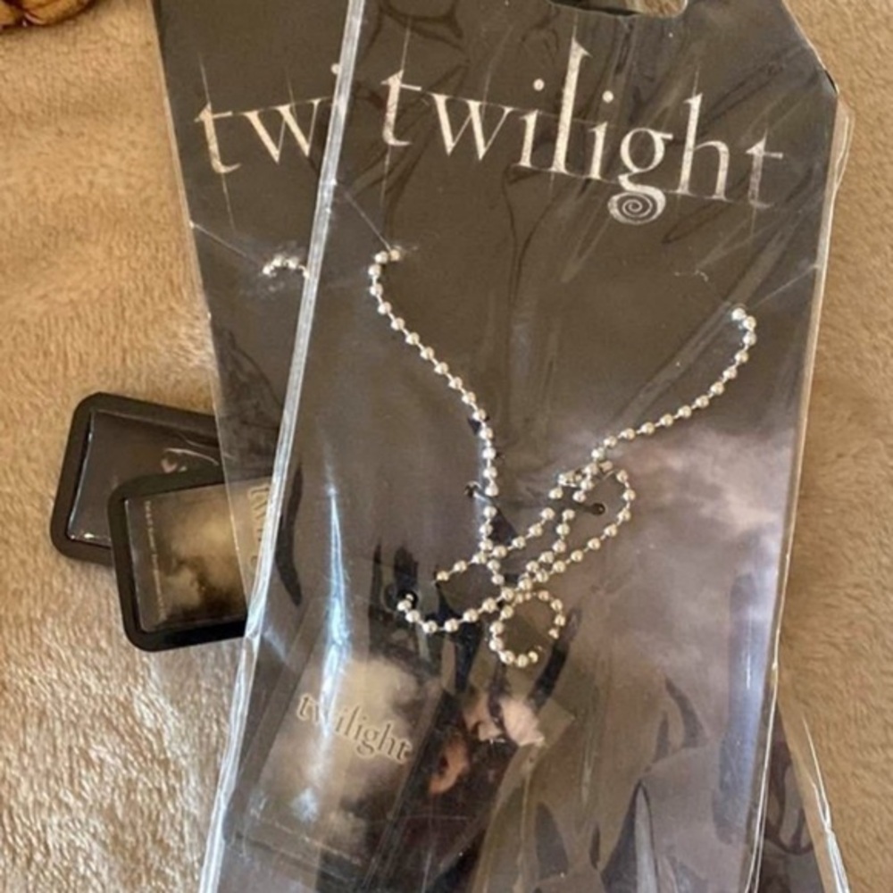 Twilight Necklace Dog Tags Edward & Bella Neca New